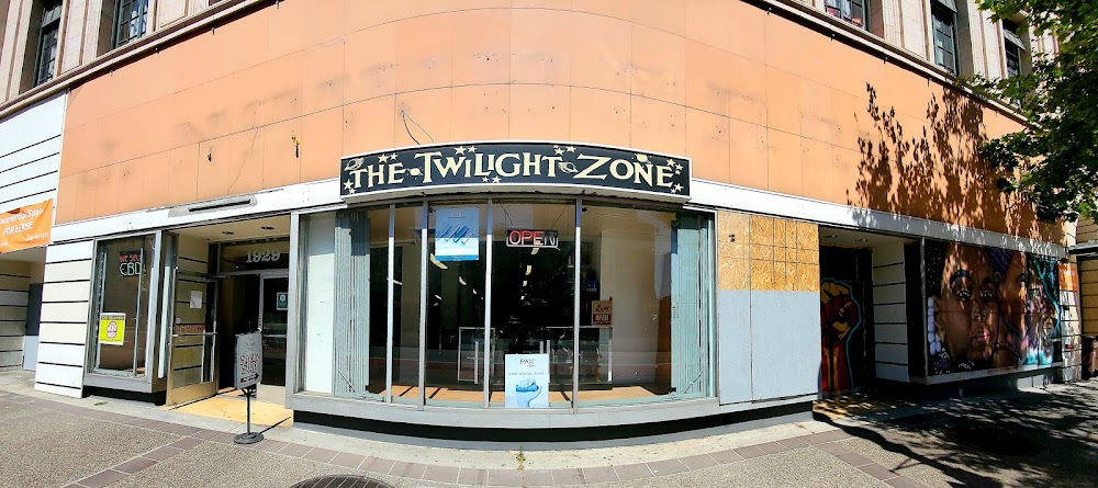 The Twilight Zone – Smoke Shop